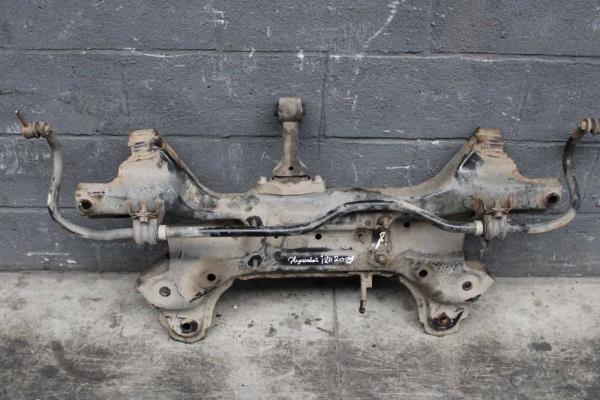 BERCEAU/SUPPORT MOTEUR HYUNDAI I20 1.2 ESSENCE 2008-2015 - Vue 1